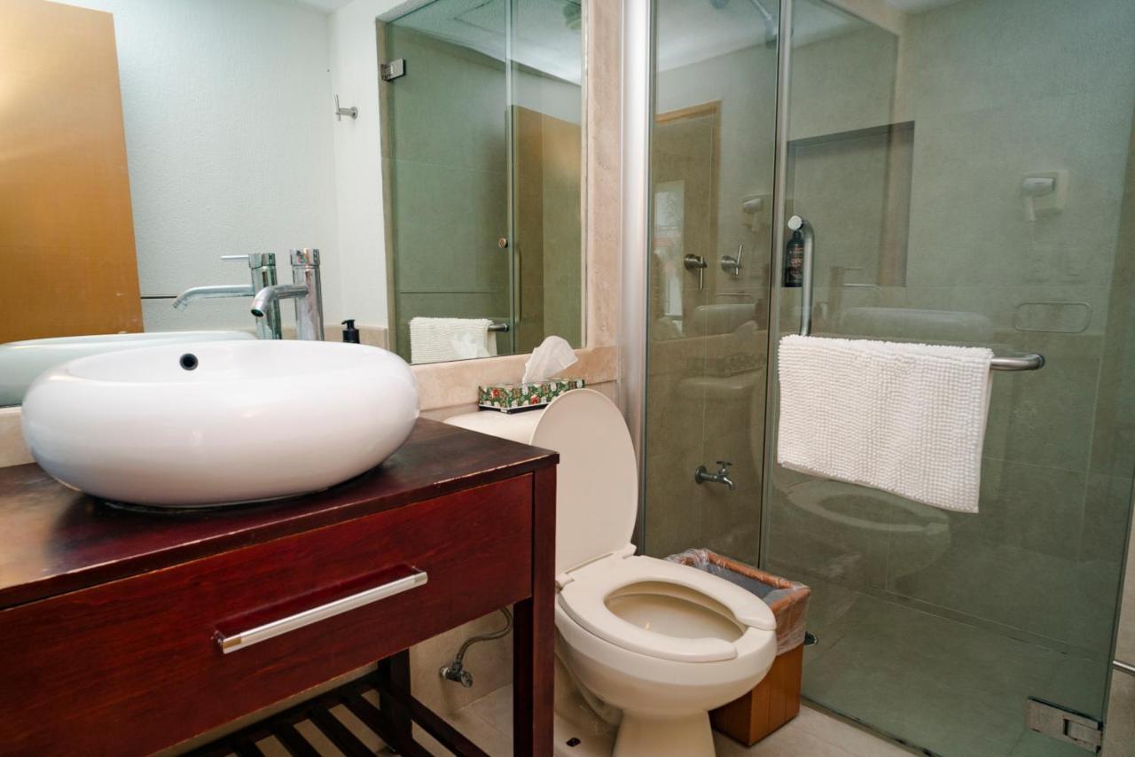 Oceanfront Condo At Voted Best Cancun Sandy Beach Экстерьер фото