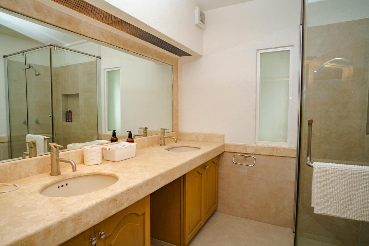 Oceanfront Condo At Voted Best Cancun Sandy Beach Экстерьер фото