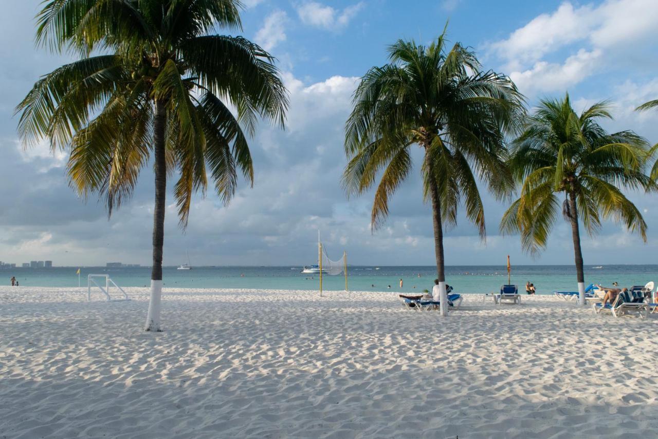 Oceanfront Condo At Voted Best Cancun Sandy Beach Экстерьер фото